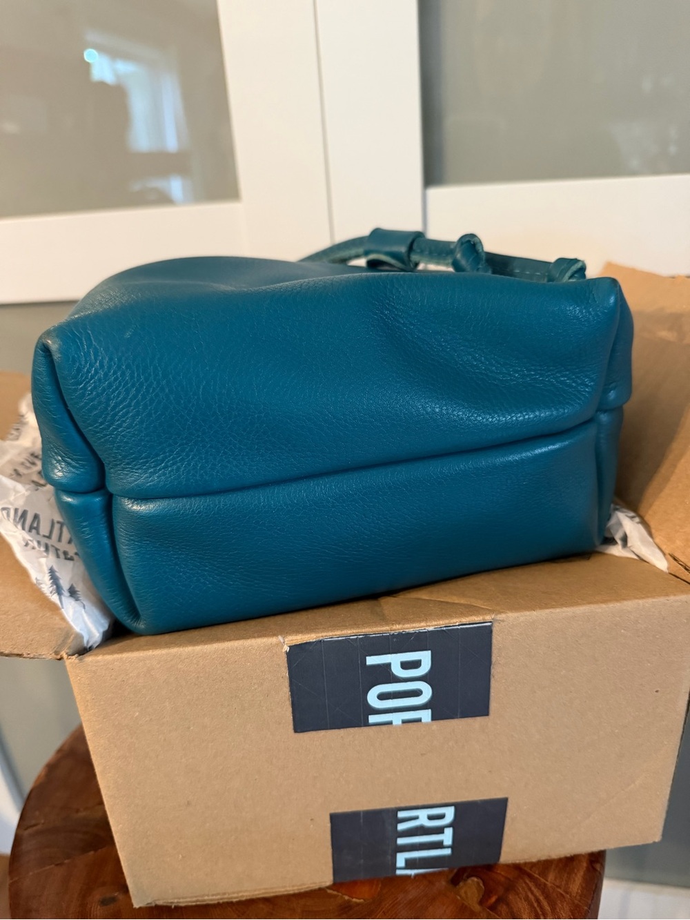 Portland Leather Goods Small Bucket Bag - Picture 5 of 8